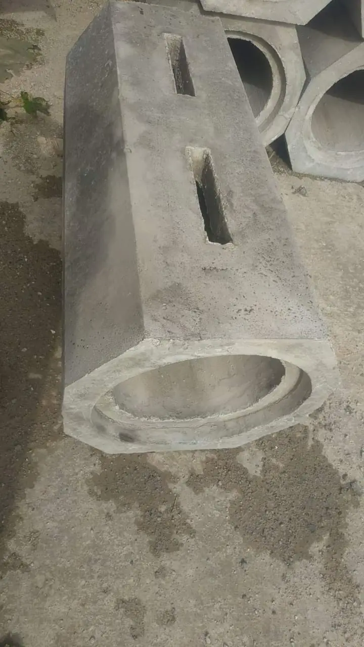 Détail de surface d'une canifente en béton